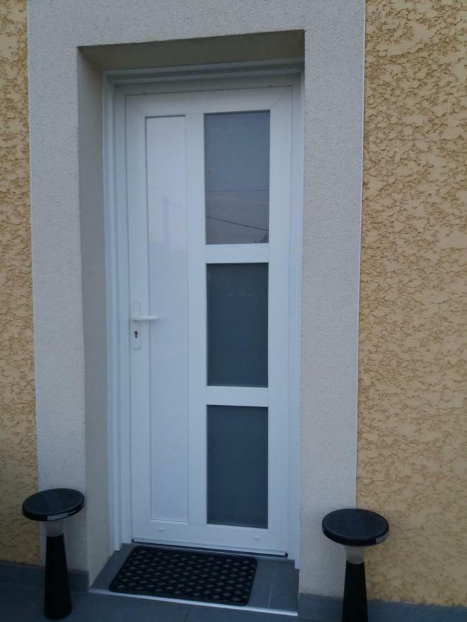 Ma Maison Fleurie Proche Aeroport Lyon St Exupery, Ldlc Arena, Groupama Stadium,Eurexpo Janneyrias Buitenkant foto